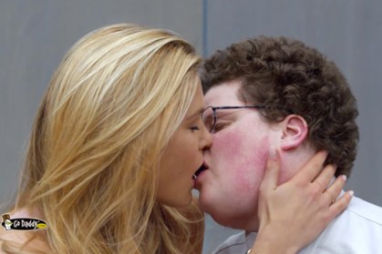 bar-refaeli-pubblicita-superbowl