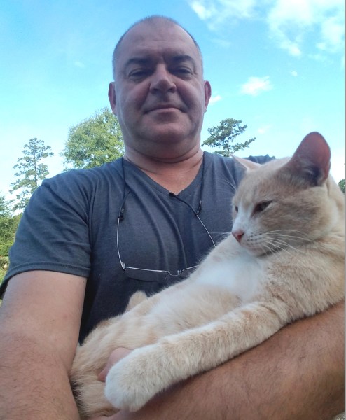 Fabio Del Piero with barn cat July 2017